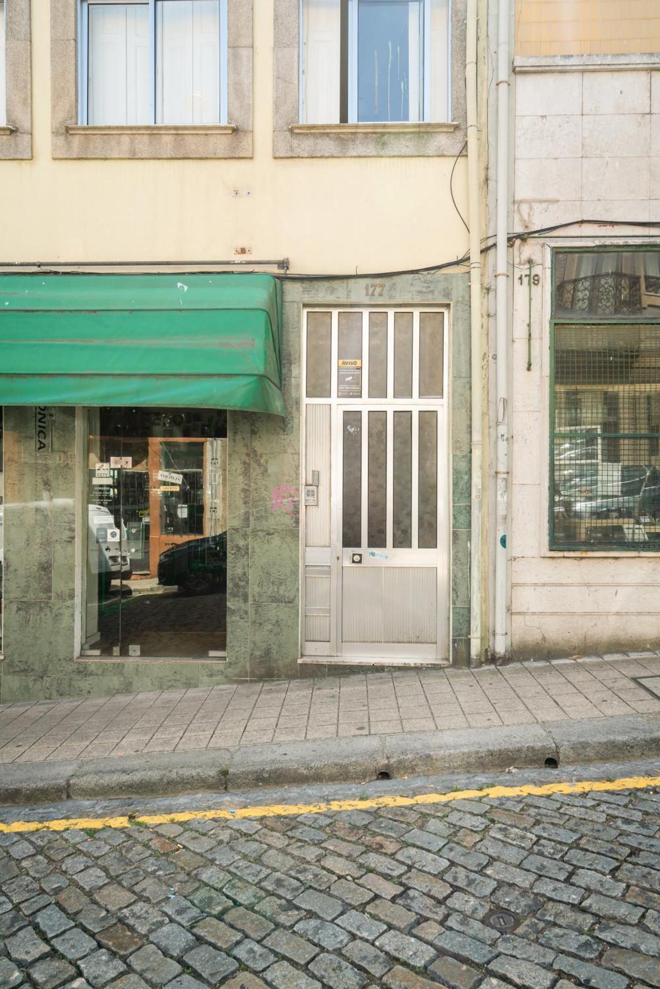 Host Wise - Large Flat W Terrace - Ace Location At Aliados Apartment Porto Exterior foto
