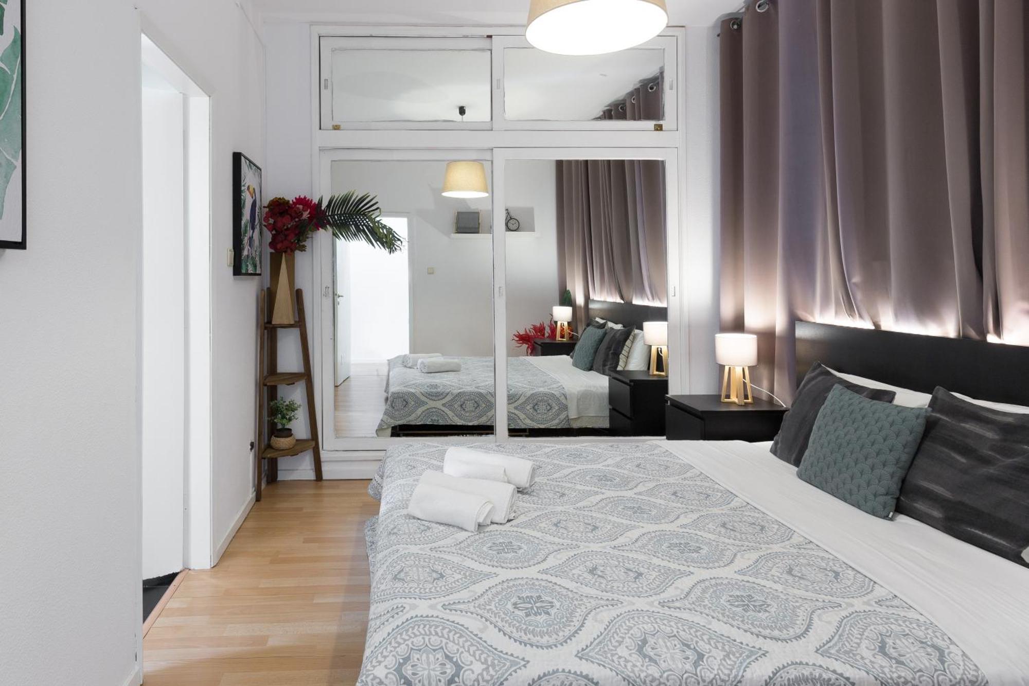 Host Wise - Large Flat W Terrace - Ace Location At Aliados Apartment Porto Cameră foto